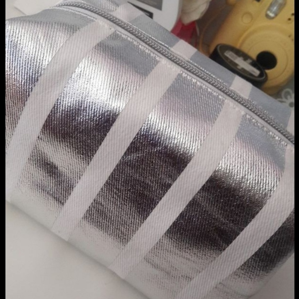 Makeup bag